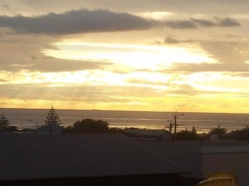 Christies Beach Hotel Clarendon Exterior photo